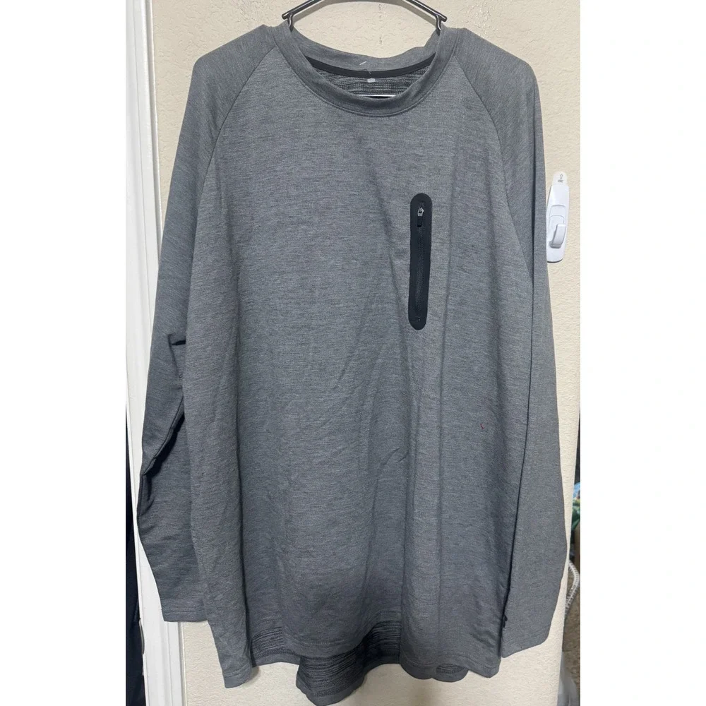 Russell training fit Men’s grey sweatshirt 2XL performance long sleeve tiny flaw